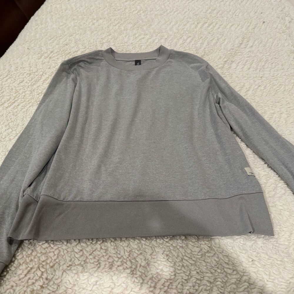 Vouri daydream performance crew neck tee size S in light gray